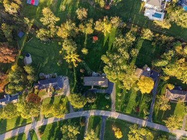 7393 E Greenwich Drive, Bloomfield Township, Mi 48301