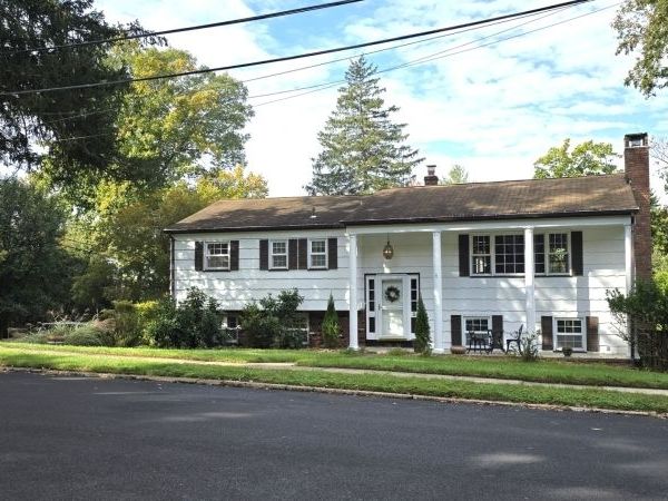 5 Cedar St, Hillsdale, NJ 07642