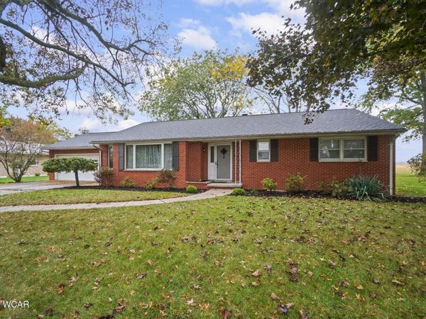 903 Country Club Drive, Fostoria, OH 44830