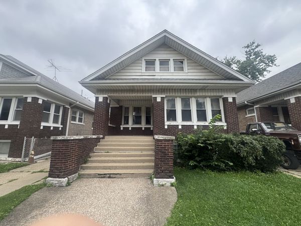 2322 S Austin Boulevard , Cicero, IL 60804
