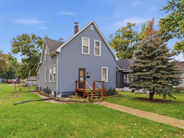2501 Mckinley Avenue , Davenport, IA 52802