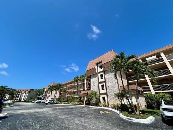 6200 NW 2ND Avenue, Unit 212, Boca Raton, FL 33487