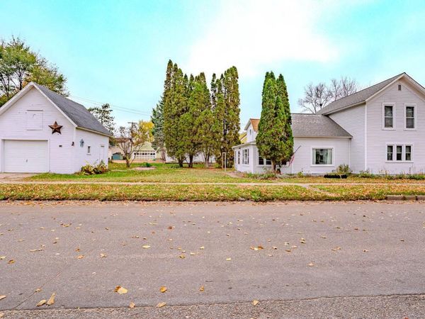 300 COTTAGE STREET, Merrill, WI 54452