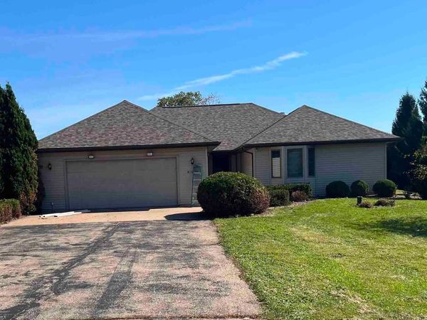 N1630 NORTH ROAD, Greenville, WI 54942