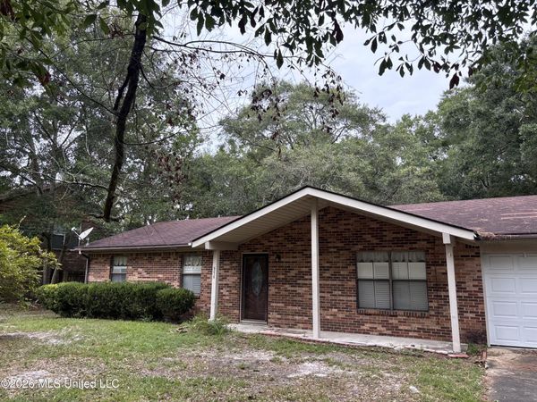 2913 Walker Avenue, Pascagoula, MS 39581