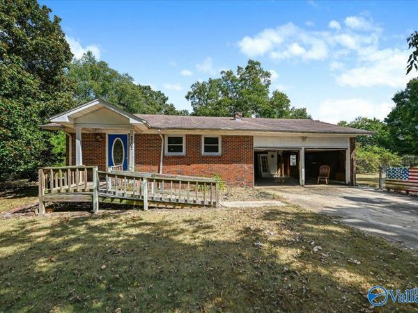 2302 Hamilton Drive SW, Decatur, AL 35601