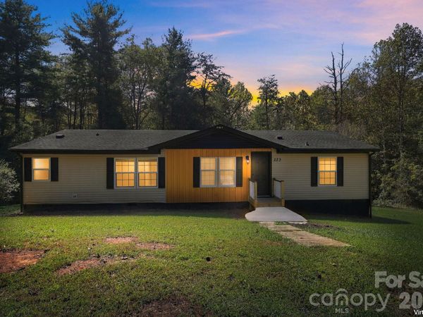 323 Dogwood Road , Candler, NC 28715
