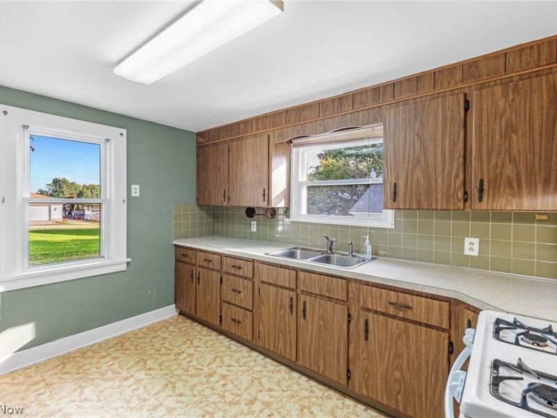 7949 Ridge Road, Wadsworth, OH 44281 Photo 12
