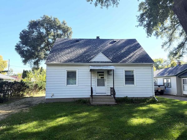 1961 S Glen Avenue, Beloit, WI 53511