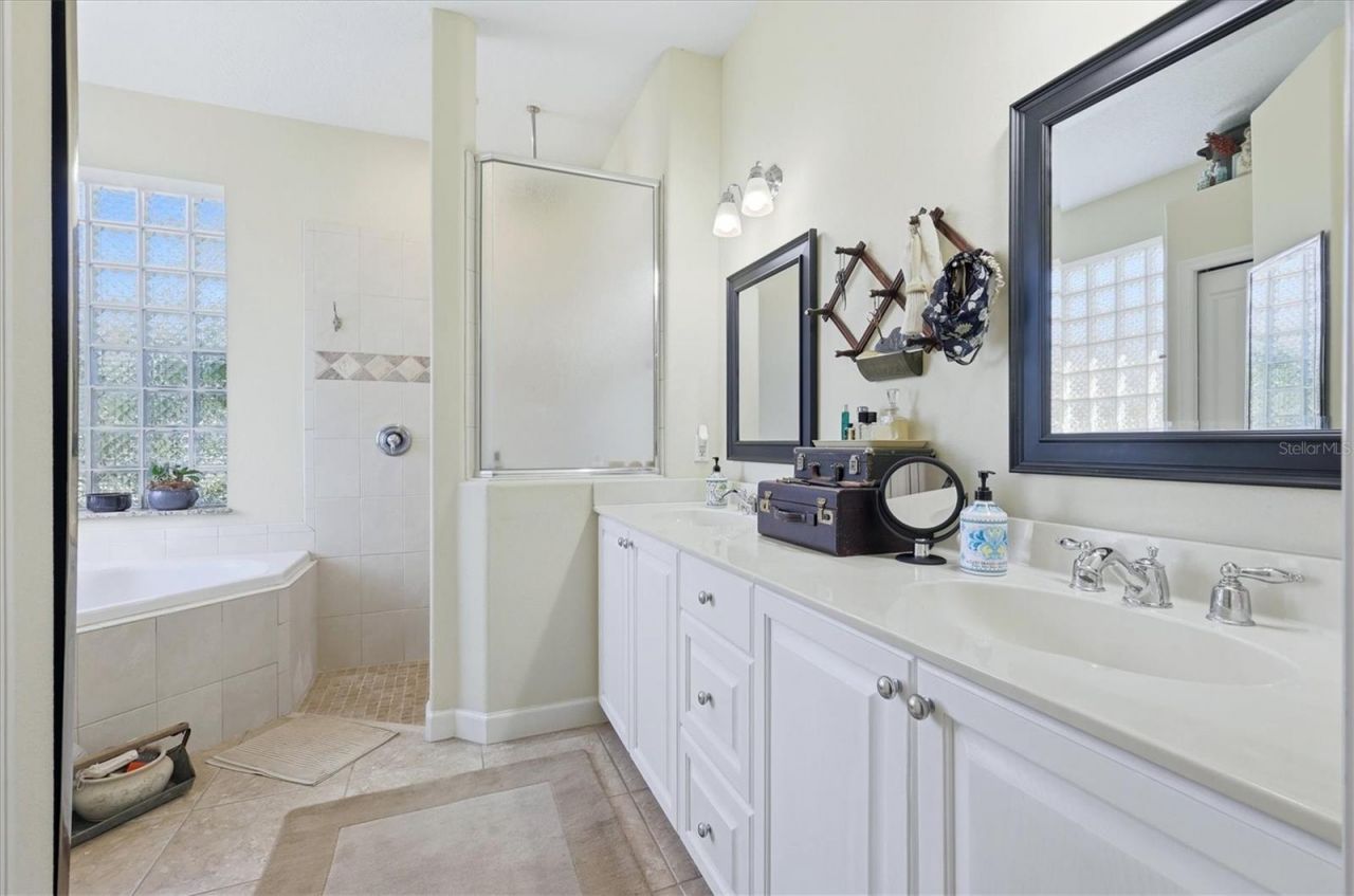 1753 Kingsdown Drive, Sarasota, FL 34240 Photo