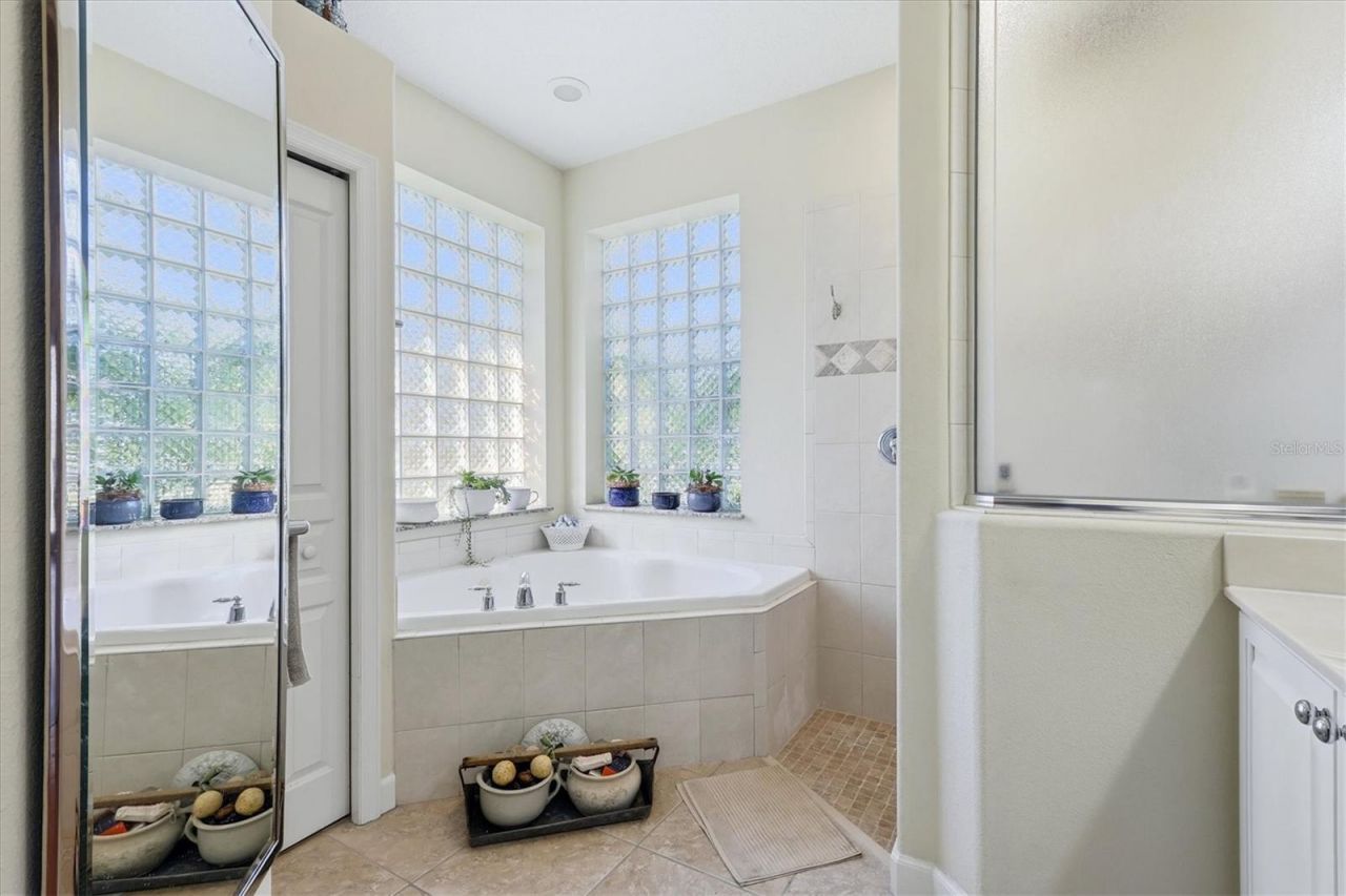 1753 Kingsdown Drive, Sarasota, FL 34240 Photo