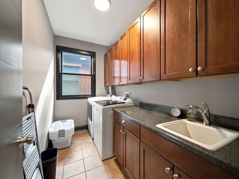 1050 Perry Street, Columbus, OH 43201 Photo 20