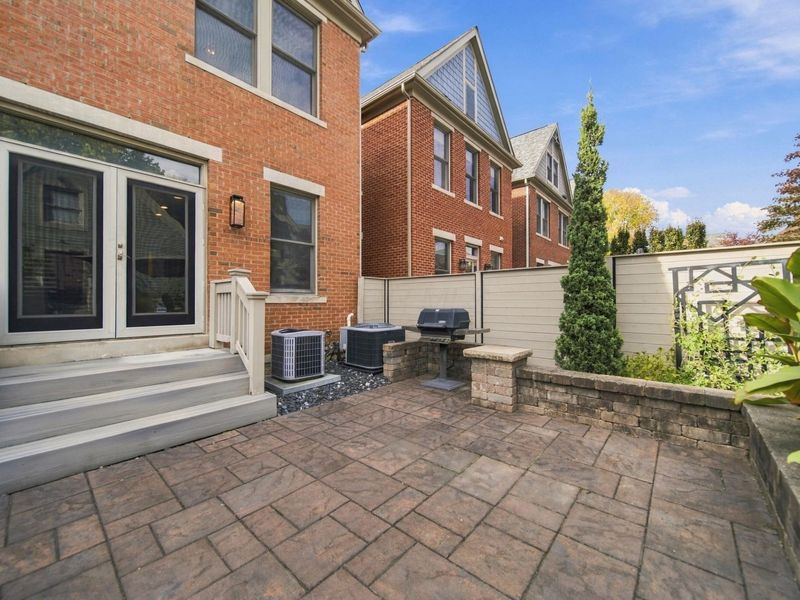 1050 Perry Street, Columbus, OH 43201 Photo 32