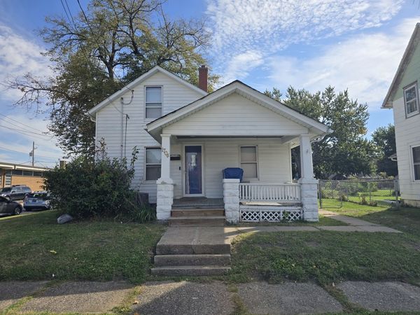 1704 14th Street , Moline, IL 61265