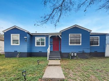 2641 Canberra Court, Fort Worth, TX 76105