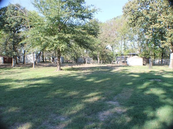 111 Daniel Drive , Mabank, TX 75156