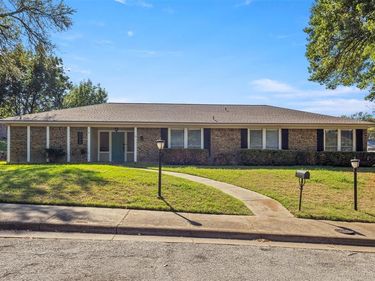 2248 Dorrington Drive, Dallas, TX 75228