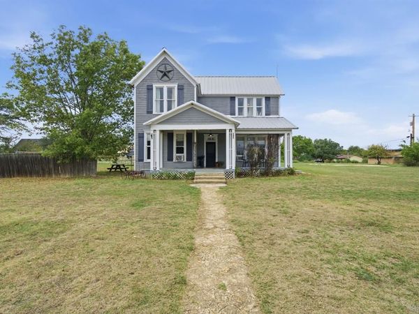 106 W North Street , Hico, TX 76457