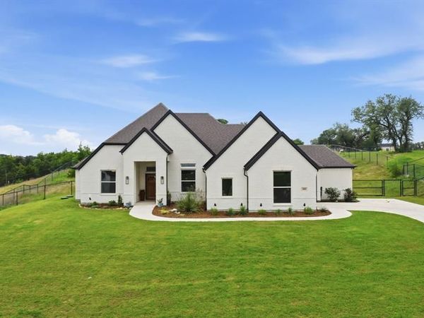 404 Oak Meadow Lane, Weatherford, TX 76085