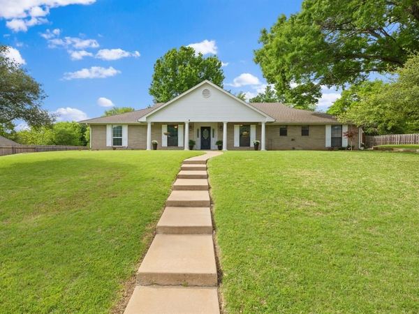 1814 Lakeridge Drive, Weatherford, TX 76087