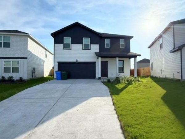113 Blazilmar LN E, Taylor, TX 76574
