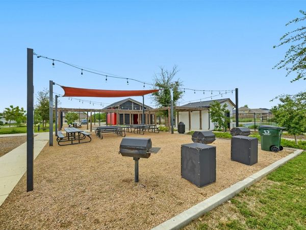 359 Apache Plum DR , Kyle, TX 78640
