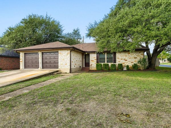201 Woodstone DR, Georgetown, TX 78628
