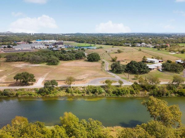 1412 River RUN, Blanco, TX 78606