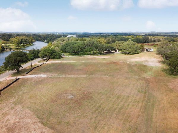 1376 River RUN, Blanco, TX 78606