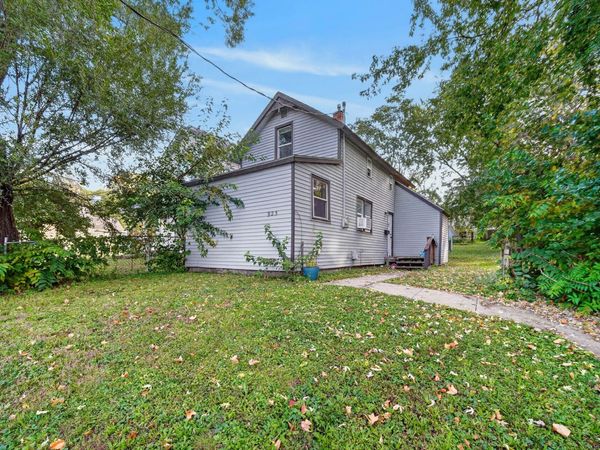 925 E 9th Street, Des Moines, IA 50316