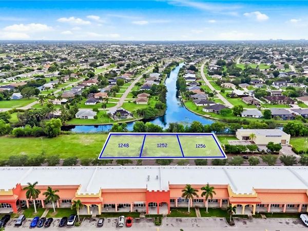 1256 SW 4th ST , CAPE CORAL, FL 33991