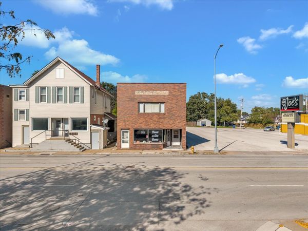 1632 W Locust Street , Davenport, IA 52804