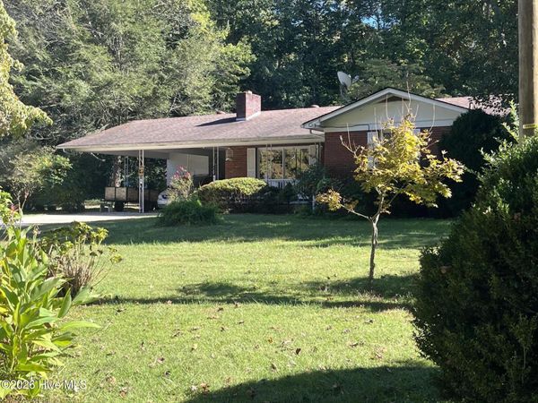 125 Pine Grove Drive , Andrews, NC 28901