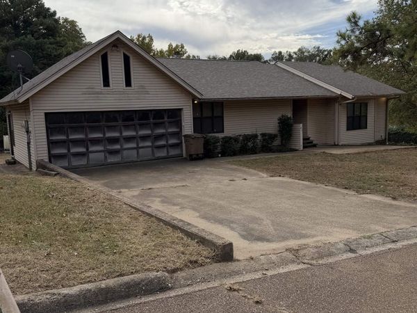 812 E Cross Street, Forrest City, AR 72335