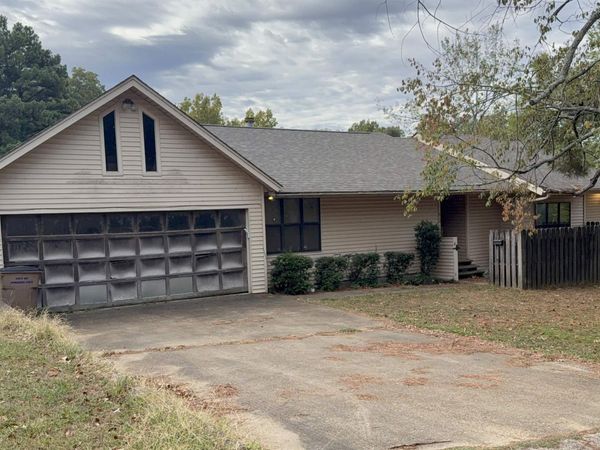 812 E Cross Street, Forrest City, AR 72335