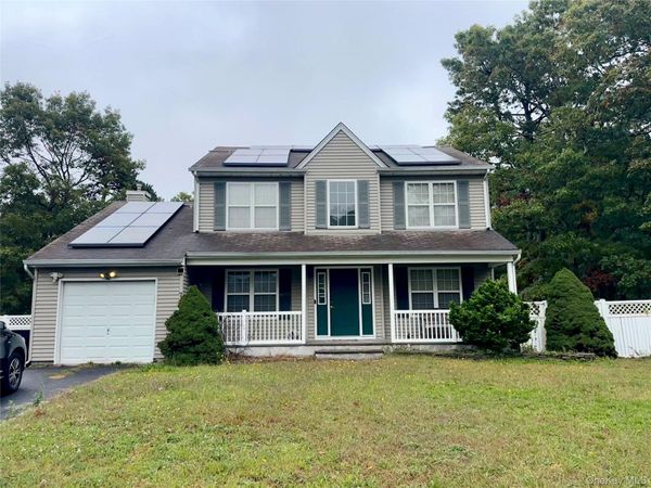 7 Redbud , Middle Island, NY 11953