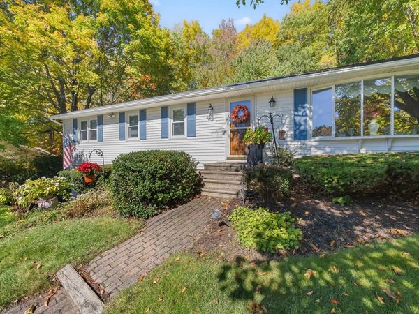 43 Old Brook Rd, Shrewsbury, MA 01545