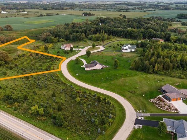000 Beier Hill Road, Beaver Dam, WI 53916
