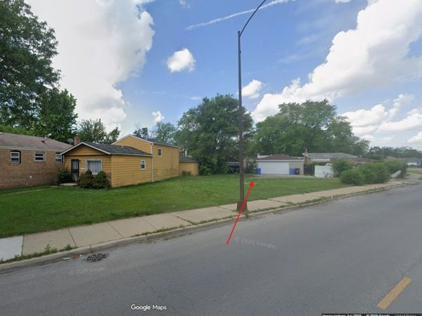 8900 S Anthony Avenue , Chicago, IL 60617