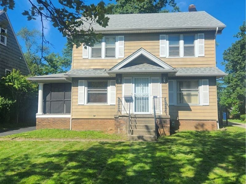 3323 Dellwood Road, Cleveland Heights, OH 44118 Photo 2