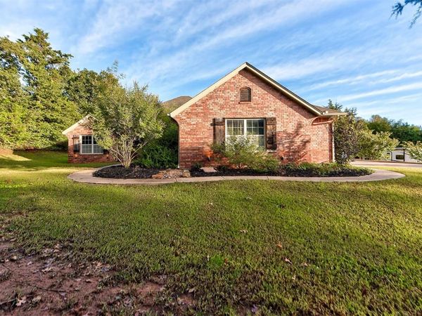 3800 Woodridge Trail, Edmond, OK 73034