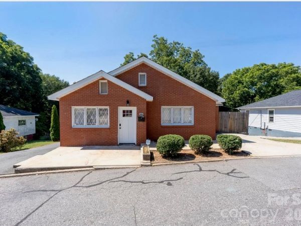 387 Woodlawn Street, Cramerton, NC 28032