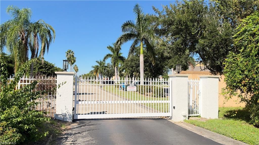132 Pinebrook Dr, Fort Myers, FL 33907 Photo
