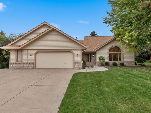 4550 S 119th STREET, Greenfield, WI 53228