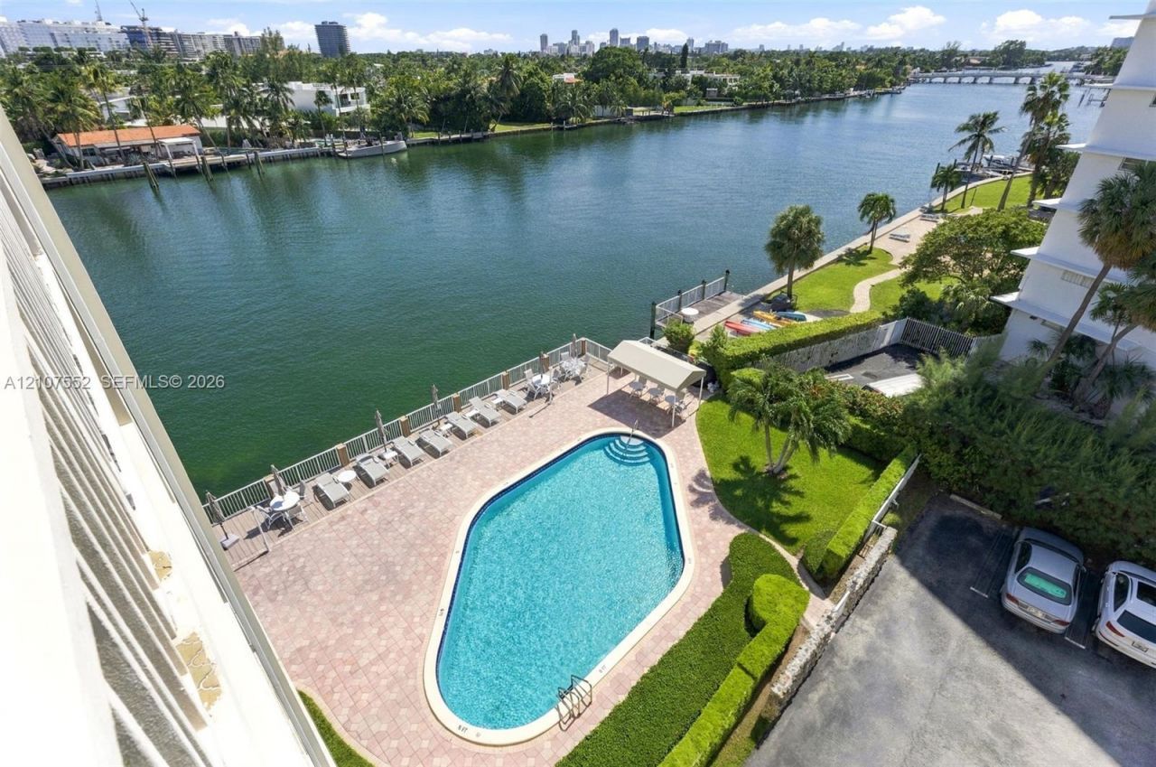 9111 E Bay Harbor Dr , Unit 6D, Bay Harbor Islands, FL 33154 Photo