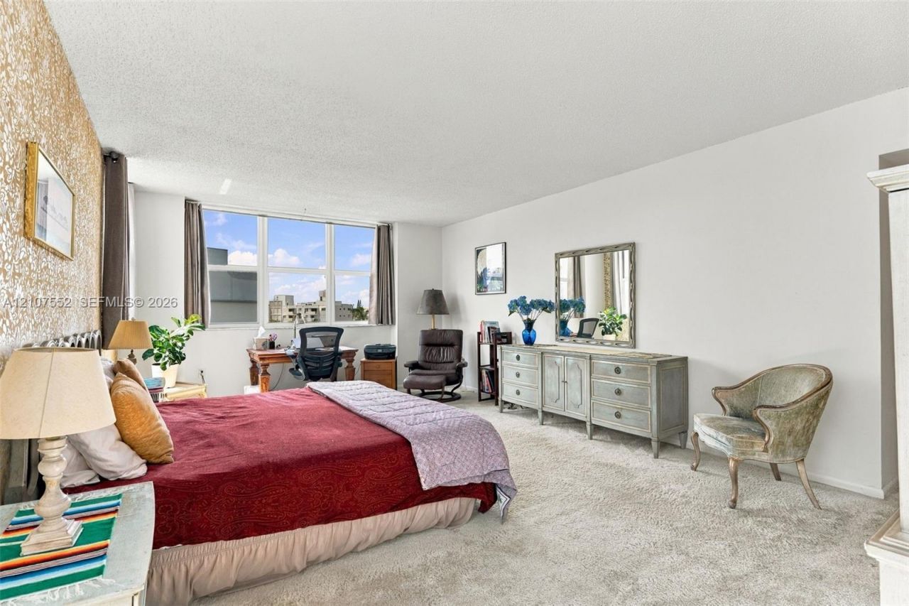 9111 E Bay Harbor Dr , Unit 6D, Bay Harbor Islands, FL 33154 Photo
