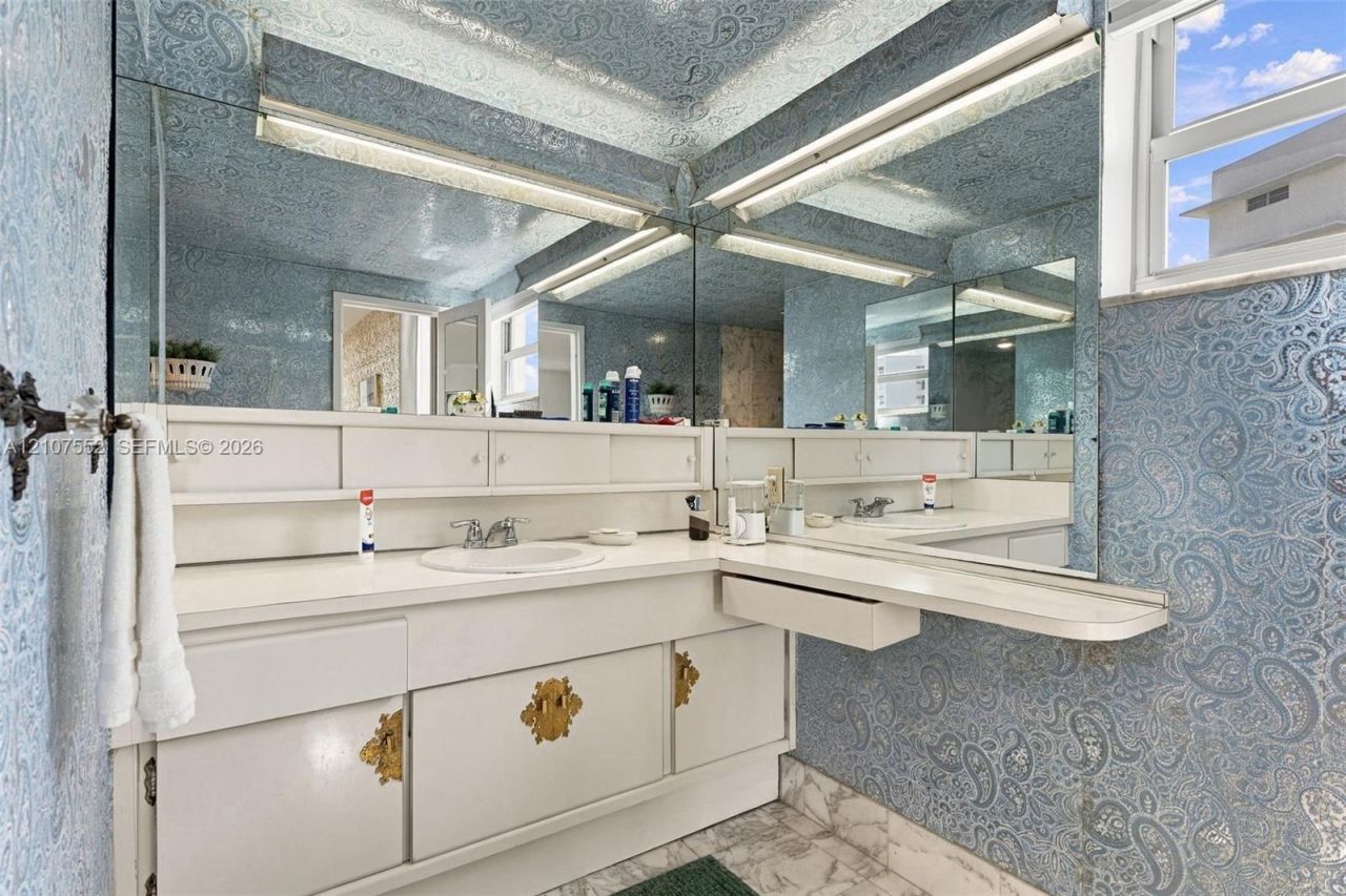 9111 E Bay Harbor Dr , Unit 6D, Bay Harbor Islands, FL 33154 Photo