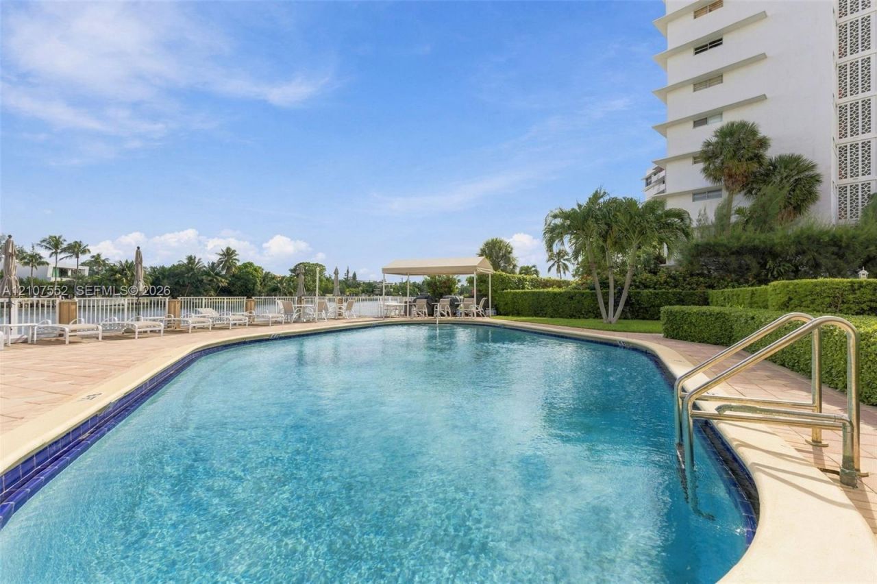 9111 E Bay Harbor Dr , Unit 6D, Bay Harbor Islands, FL 33154 Photo
