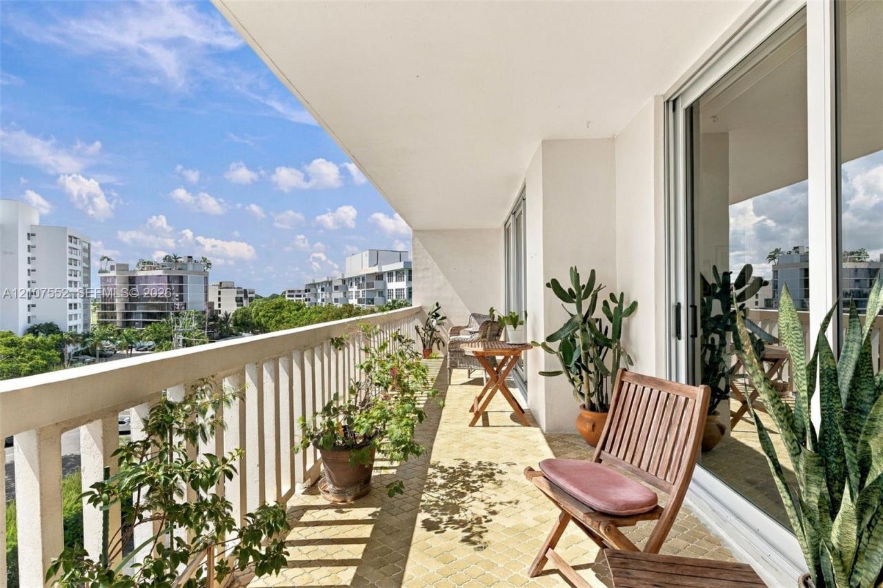 9111 E Bay Harbor Dr , Unit 6D, Bay Harbor Islands, FL 33154 Photo