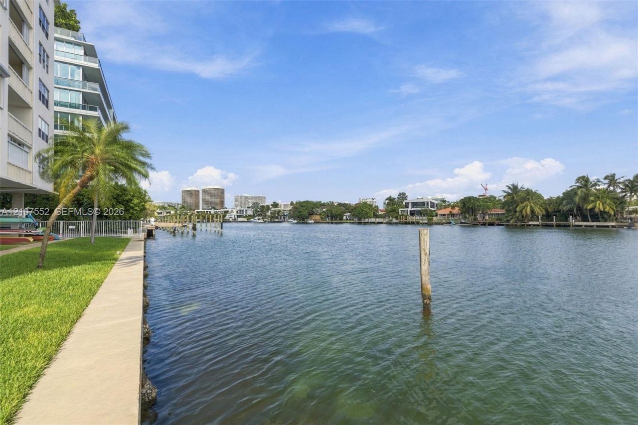9111 E Bay Harbor Dr , Unit 6D, Bay Harbor Islands, FL 33154 Photo